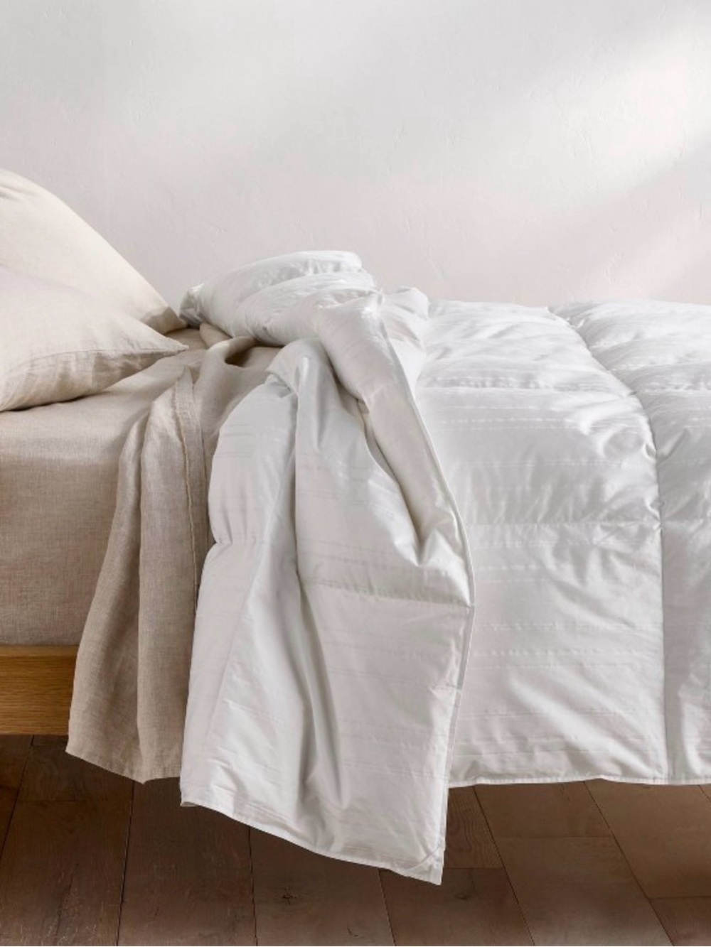 Casaluna Lightweight Premium Down Comforter / Duvet Insert Queen New